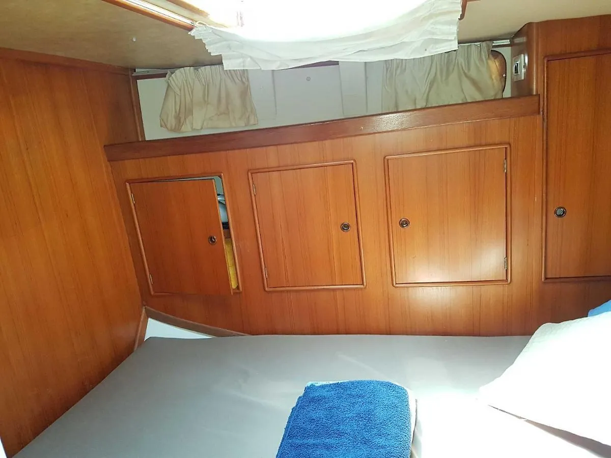 Hotel na wodzie Stay On A Beautiful Ocean Going Classic Schooner! Barcelona